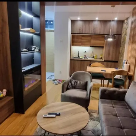 Rojal Garden 643 * Ζλάτιμπορ