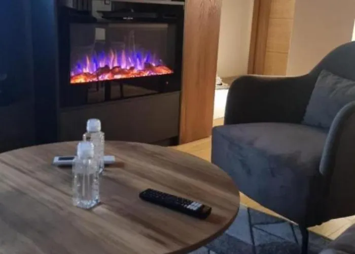 Rojal Garden 643 アパート