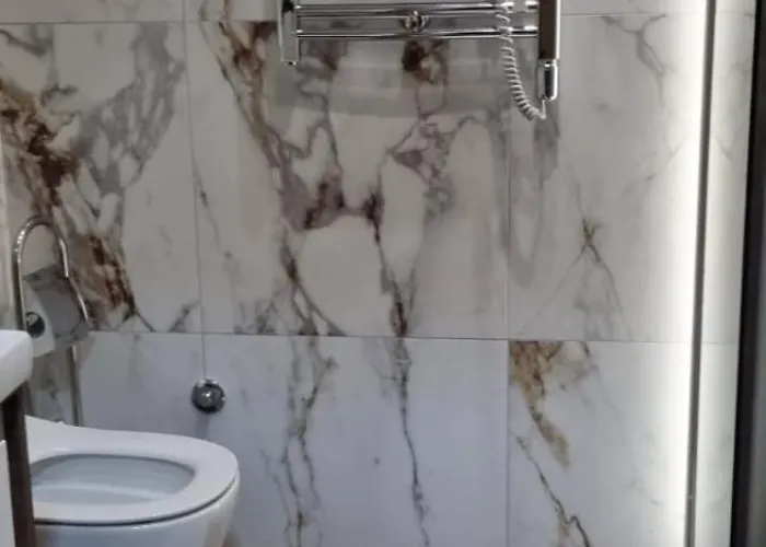 Rojal Garden 643 アパート