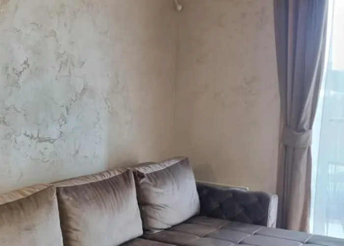 Rojal Garden 643 アパート