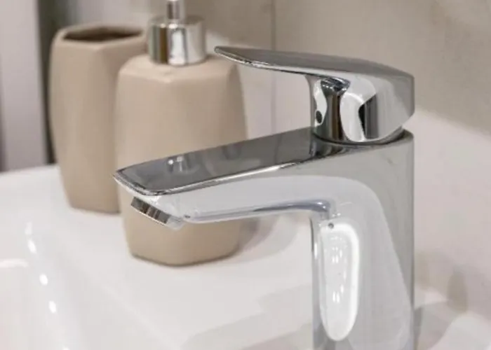 Rojal Garden 643 アパート